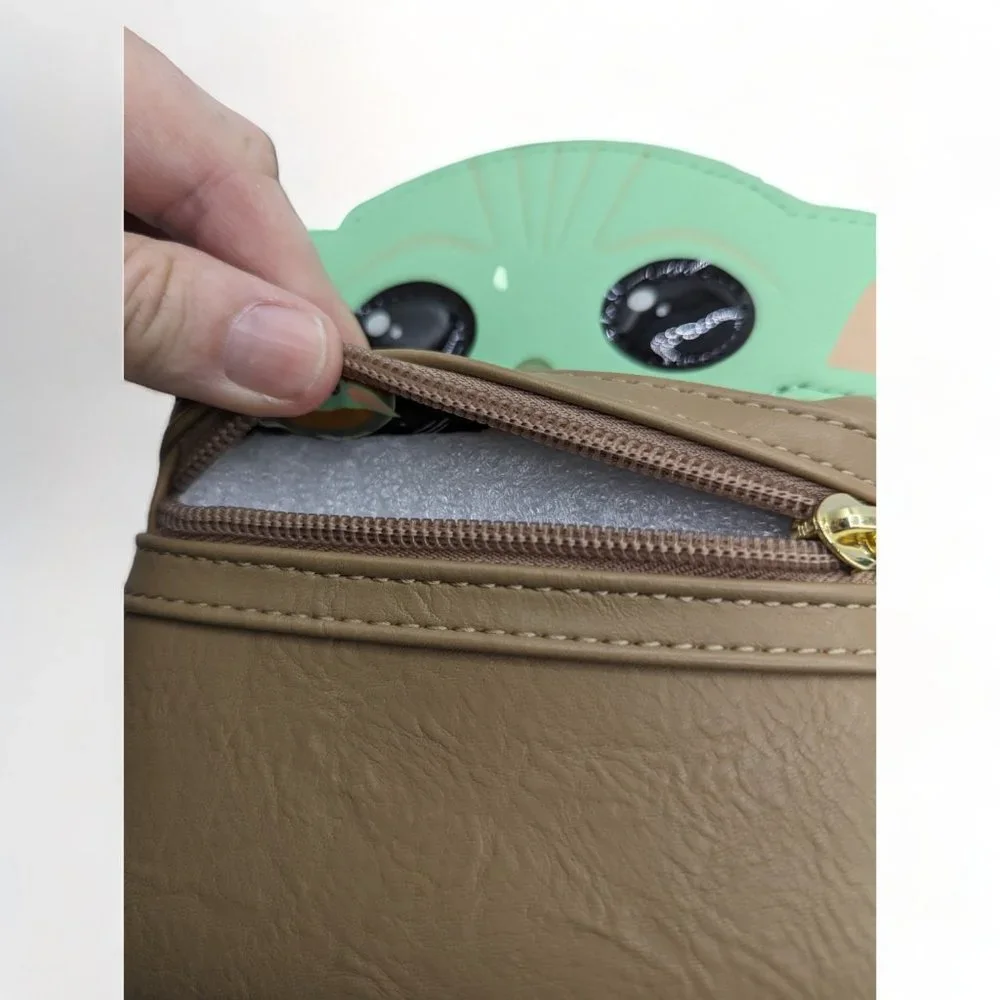Disney Parks The Child Mandalorian Baby Yoda Star Wars Loungefly Wristlet Bag